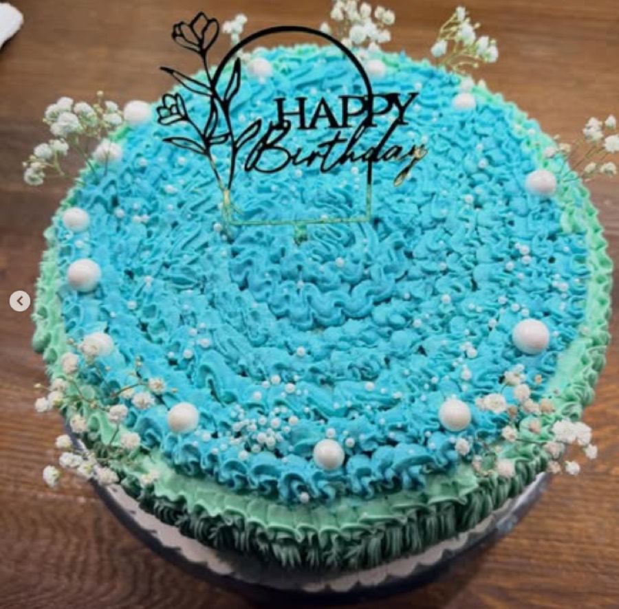 Blau-grüne Cremetorte
